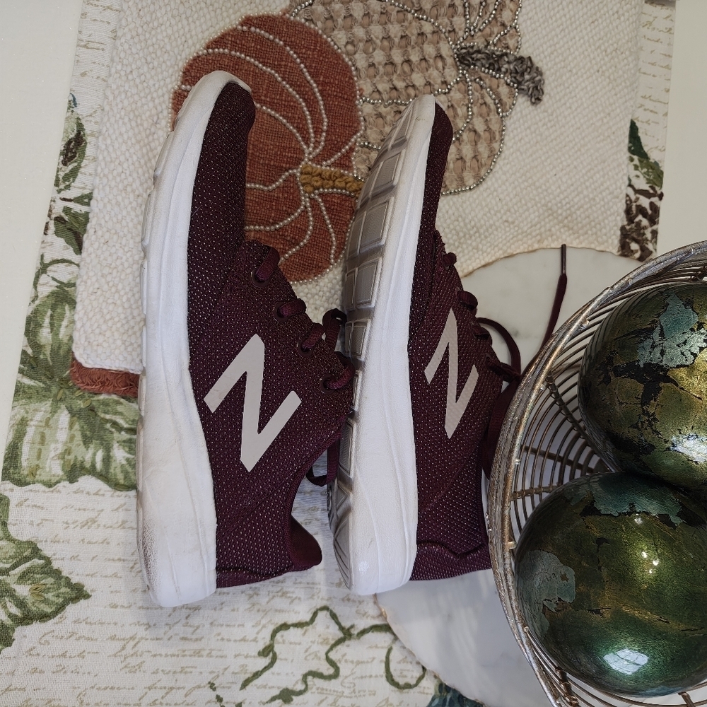 New Balance Women's Maroon Athletic Shoes 8 - Picture 6 of 8